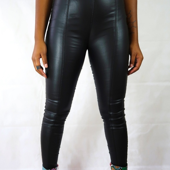 FARRAH BLACK VEGAN LEATHER LEGGINGS - Picture 4 of 7
